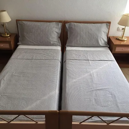 Terra - One Bedroom With Balcony And Garden View アパート *